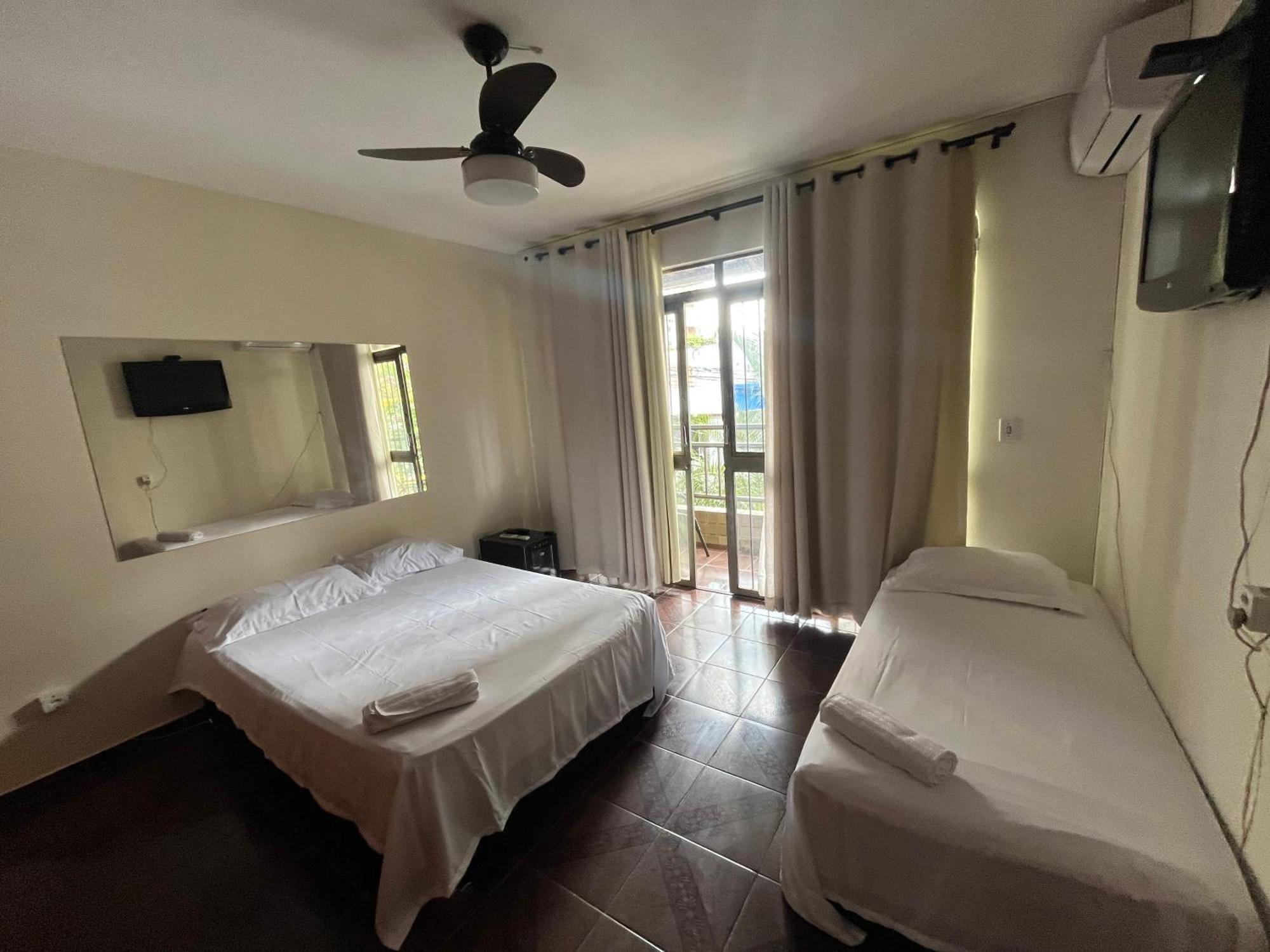 Casa Quintal Bueno! 5 Quartos Com Ar Split E Internet Ultra! Perto Do Melhor De Goiania! Marista Parques Areiao E Vaca Brava Hospital Premium Mater Dei Blue Fit Perdomo Goiania Shopping! Экстерьер фото