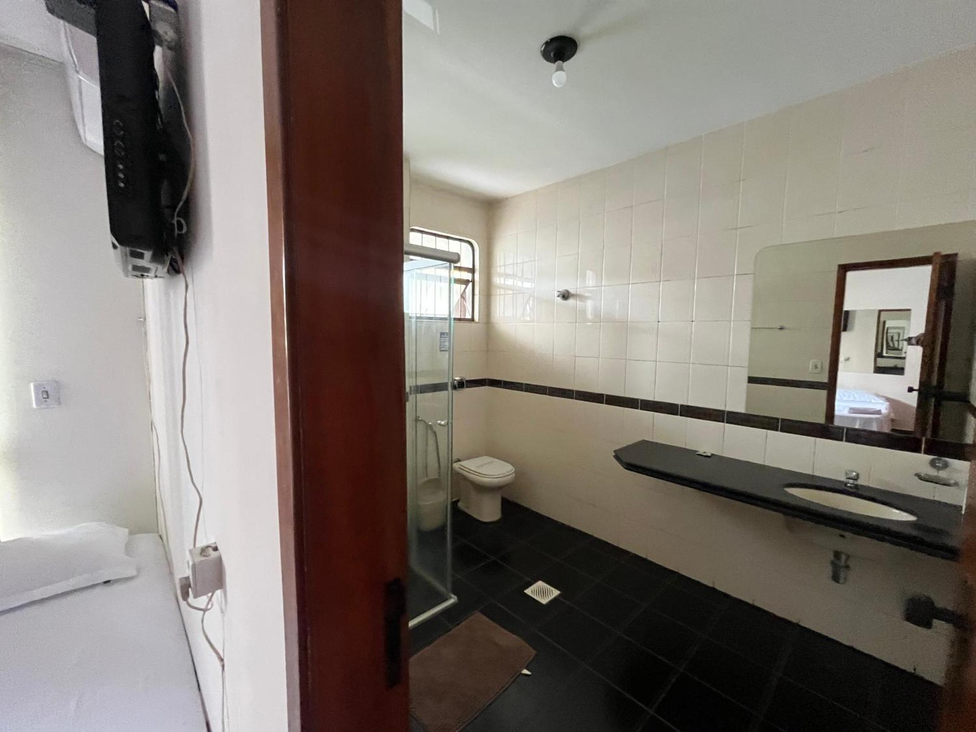 Casa Quintal Bueno! 5 Quartos Com Ar Split E Internet Ultra! Perto Do Melhor De Goiania! Marista Parques Areiao E Vaca Brava Hospital Premium Mater Dei Blue Fit Perdomo Goiania Shopping! Экстерьер фото