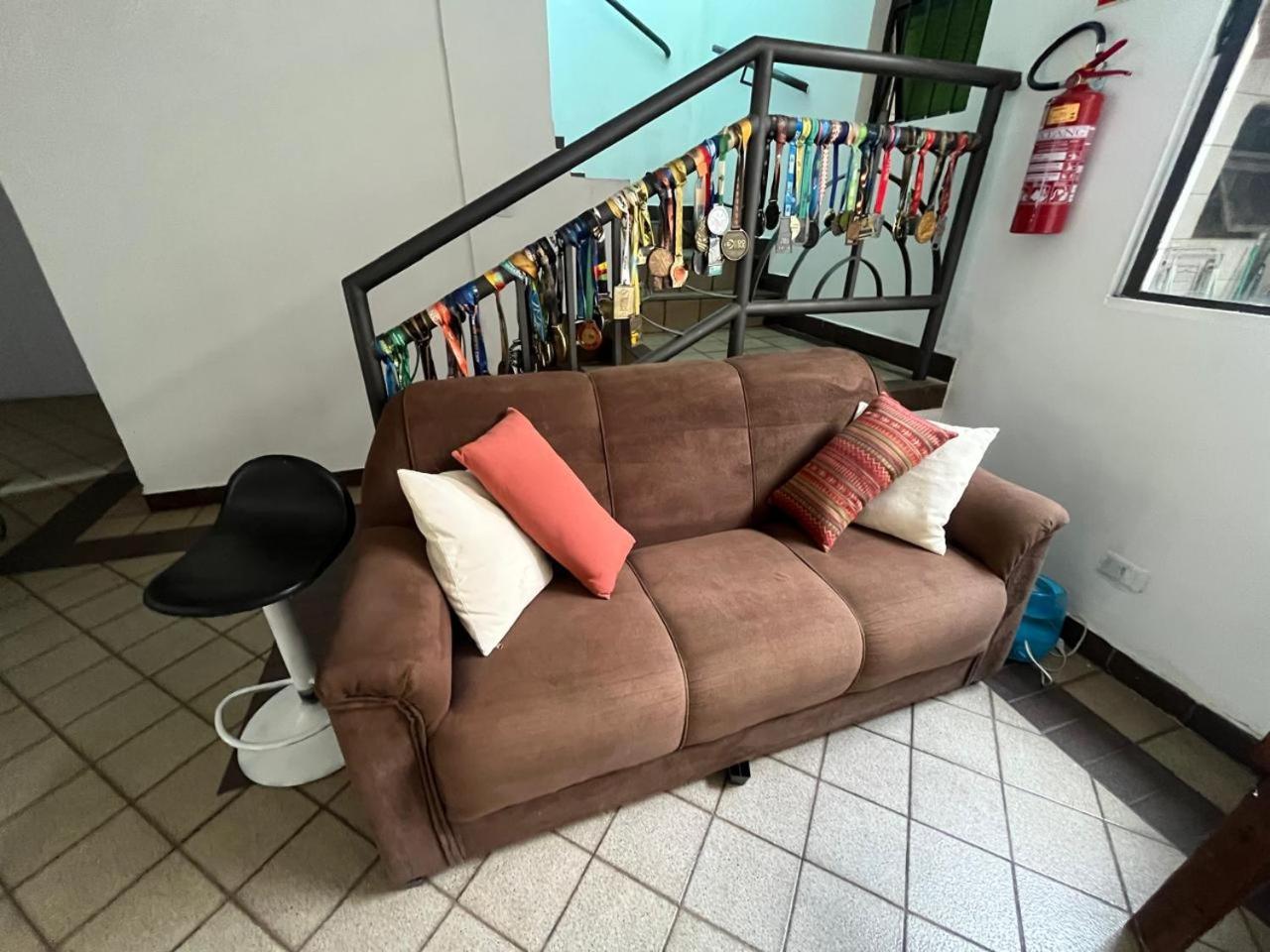 Casa Quintal Bueno! 5 Quartos Com Ar Split E Internet Ultra! Perto Do Melhor De Goiania! Marista Parques Areiao E Vaca Brava Hospital Premium Mater Dei Blue Fit Perdomo Goiania Shopping! Экстерьер фото