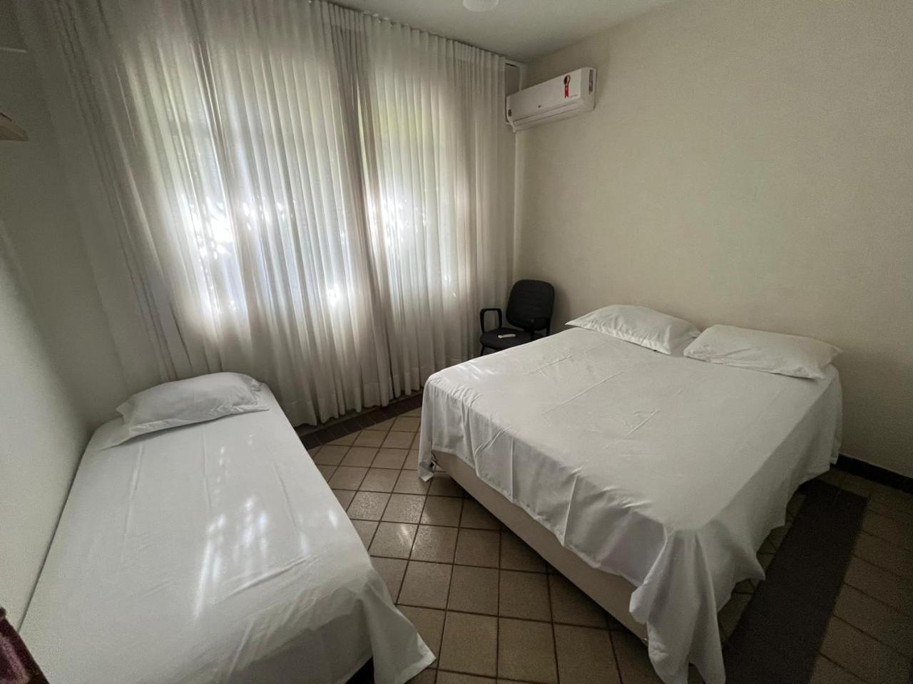 Casa Quintal Bueno! 5 Quartos Com Ar Split E Internet Ultra! Perto Do Melhor De Goiania! Marista Parques Areiao E Vaca Brava Hospital Premium Mater Dei Blue Fit Perdomo Goiania Shopping! Экстерьер фото